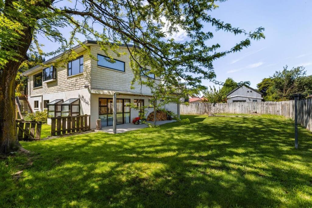 Peakview Lodge ワナカ エクステリア 写真